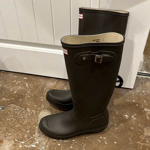 Hunter gray tall boots 10 female 9 male - Picture 2 of 3